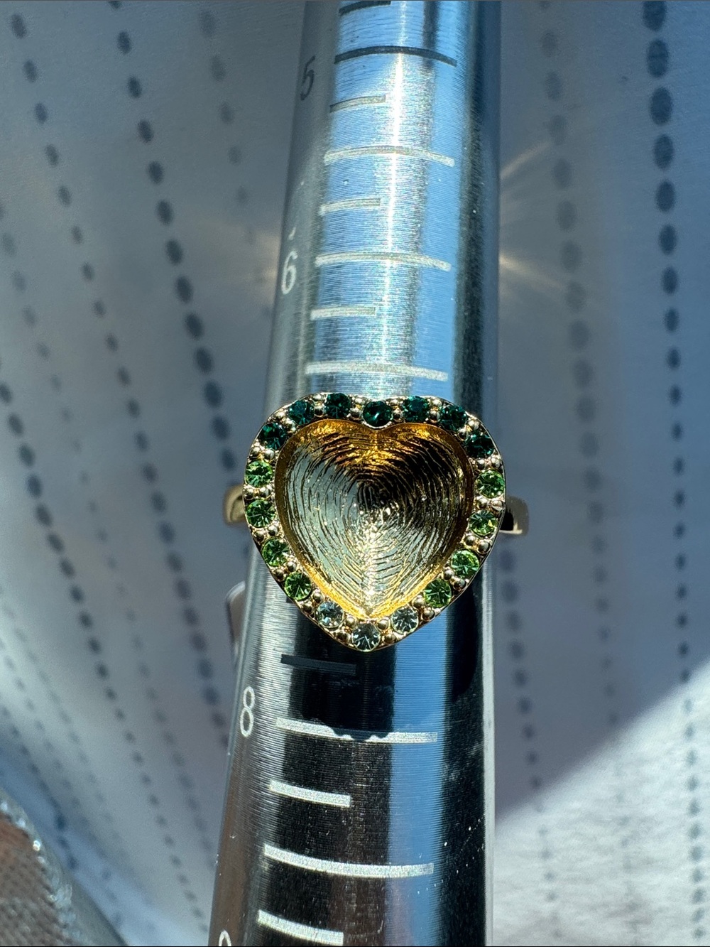 Gold Heart Ring w/green gems size 7